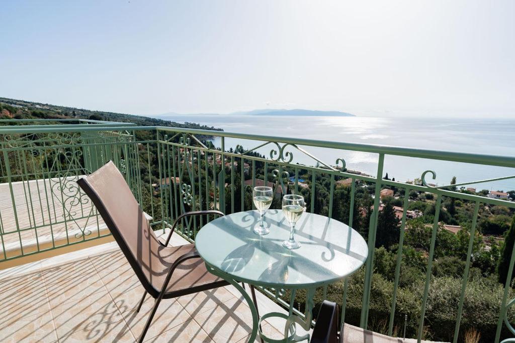 Eagle'S Nest Apartment Lourdata  Luaran gambar